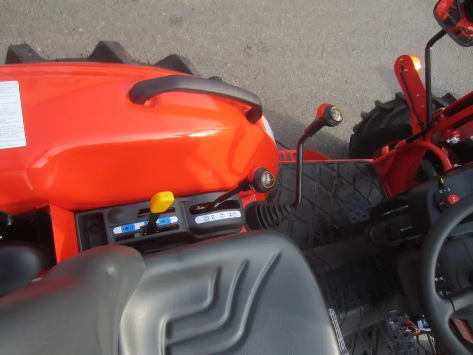 Allradtraktor KIOTI CK3530-EU Frontlader Neumaschine am Lager