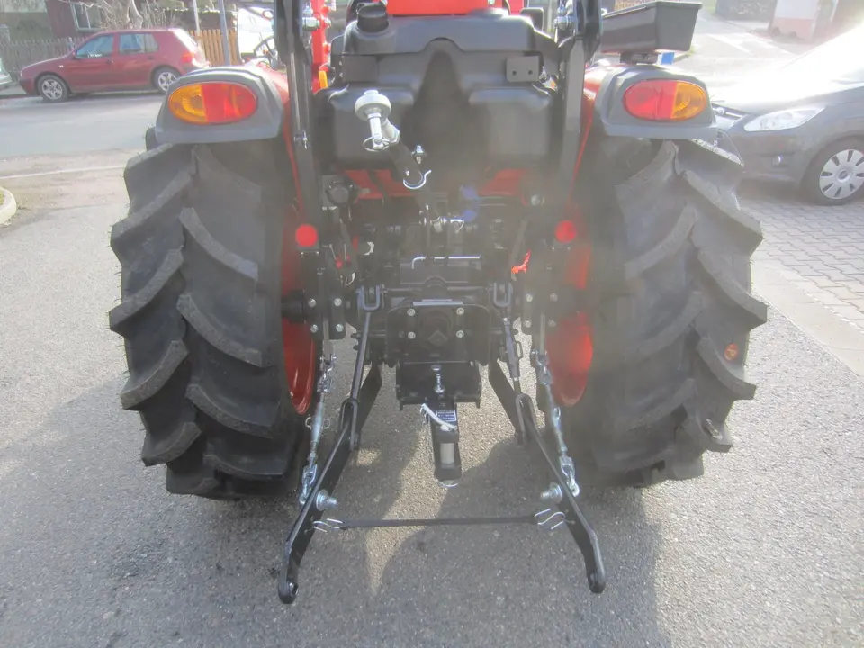 Allradtraktor KIOTI CK3530-EU Frontlader Neumaschine am Lager