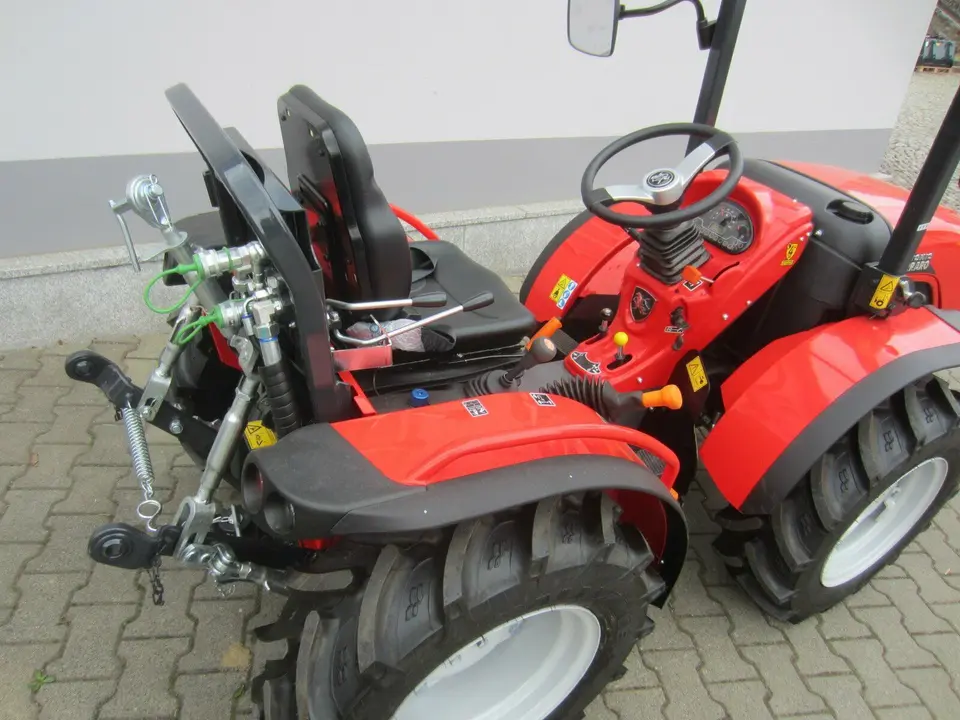 Allrad Traktor CARRARO TIGRE 3800 am Lager sofort 15.957,- netto