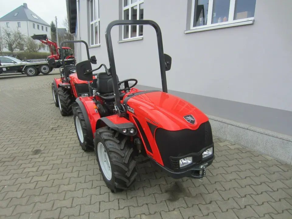 Allrad Traktor CARRARO TIGRE 3800 am Lager sofort 15.957,- netto